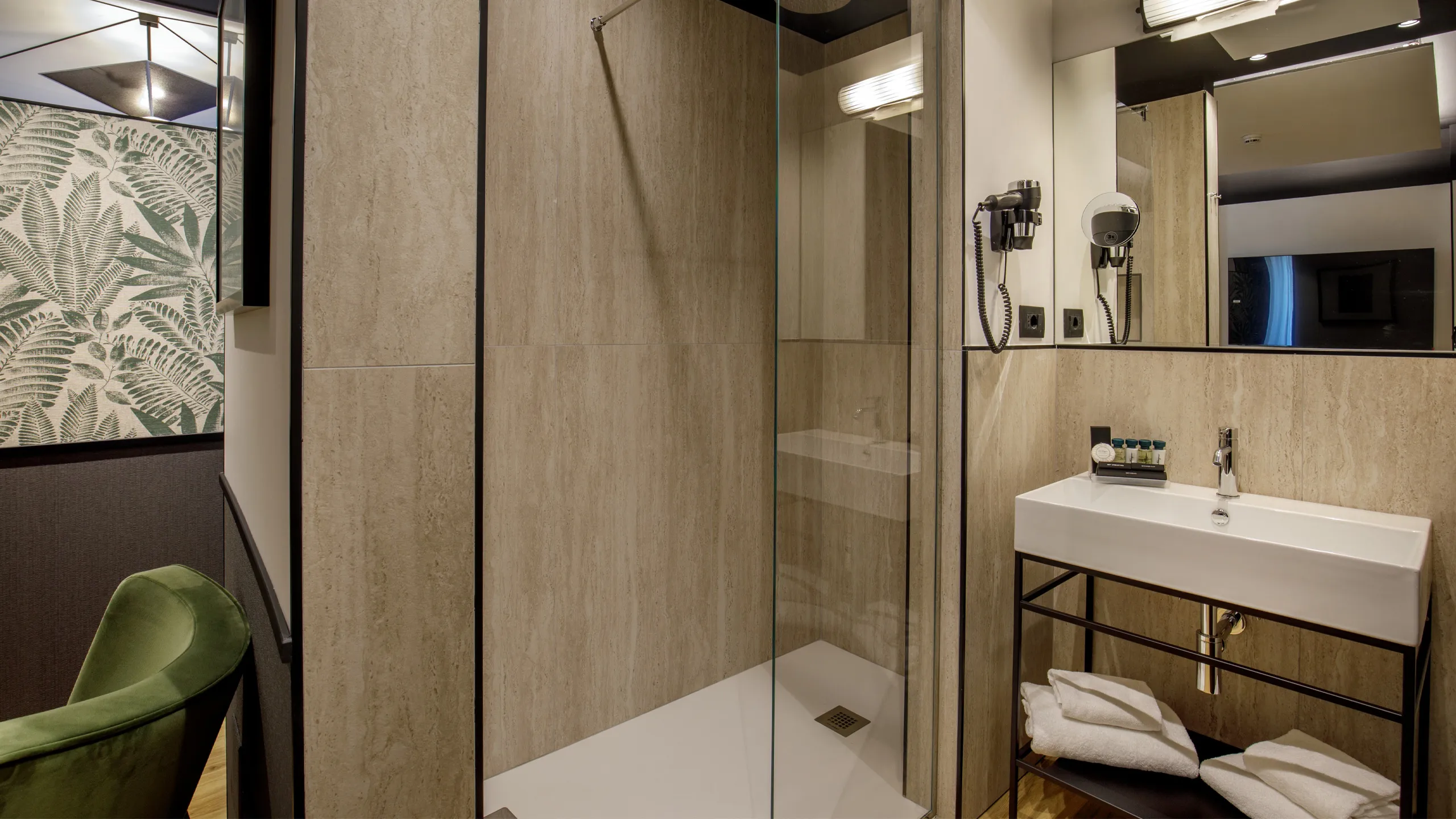 the-fourth-dimension-by-domidea-roma-luxury-suite-2